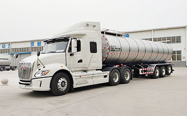 天潤新東鮮奶運輸車：奶牛養(yǎng)殖場的信賴之選